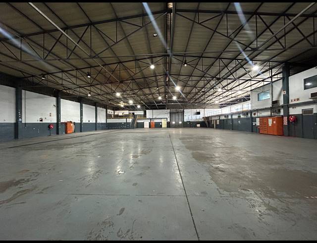 2,443M² WAREHOUSE TO LET IN EPPING INDUSTRIAL